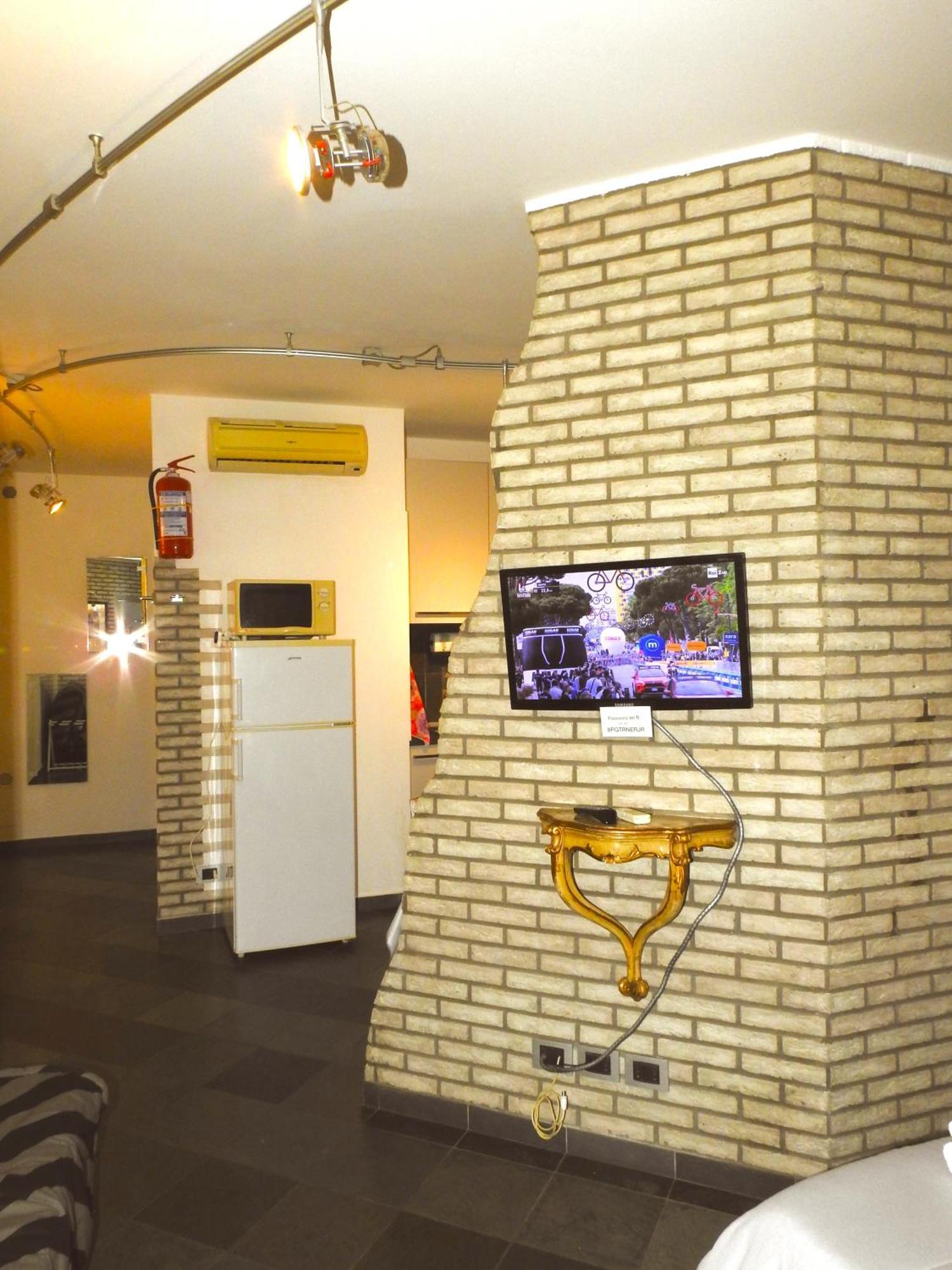 Dormire In Centro Trieste Studio Galleria 16 المظهر الخارجي الصورة